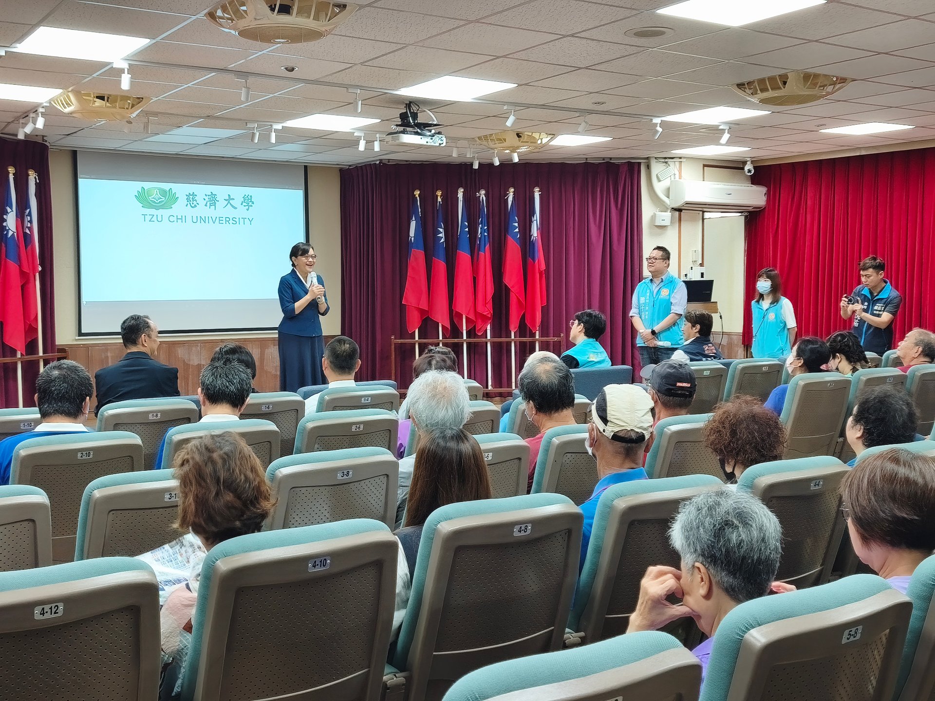 慈大校長劉怡均廣邀民眾報名30+大學