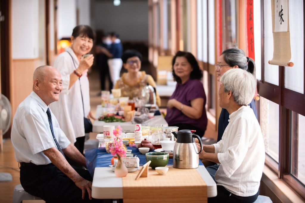 生生家電「清涼專案」第二波行動。除了家電修繕與教學，現場安排「茶禪一味」奉茶。