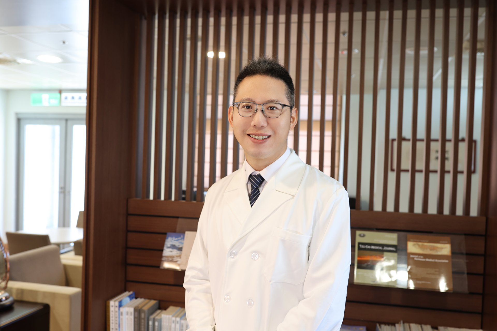 花蓮慈濟醫院大腸直腸外科陳律嘉醫師分享「天天520」護菊密碼,提醒民眾注意如廁及生活習慣,遠離痔瘡困擾。
