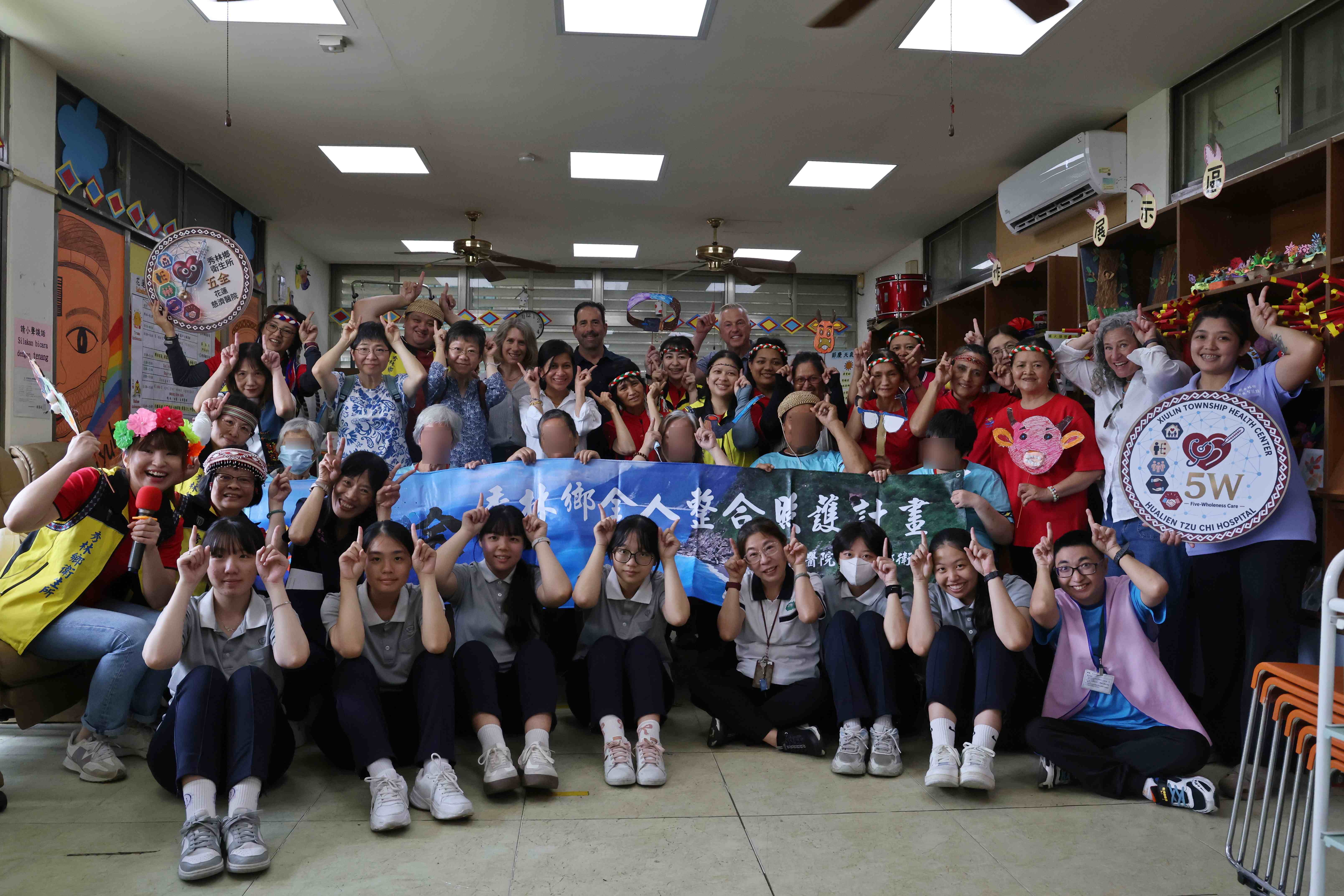 在美國杜克大學教授邀請下，美國衛生官員一行人首次到秀林鄉體驗東區全人照護的各種配套，並了解花東偏鄉的醫療現況，感受獨特原民部落文化。