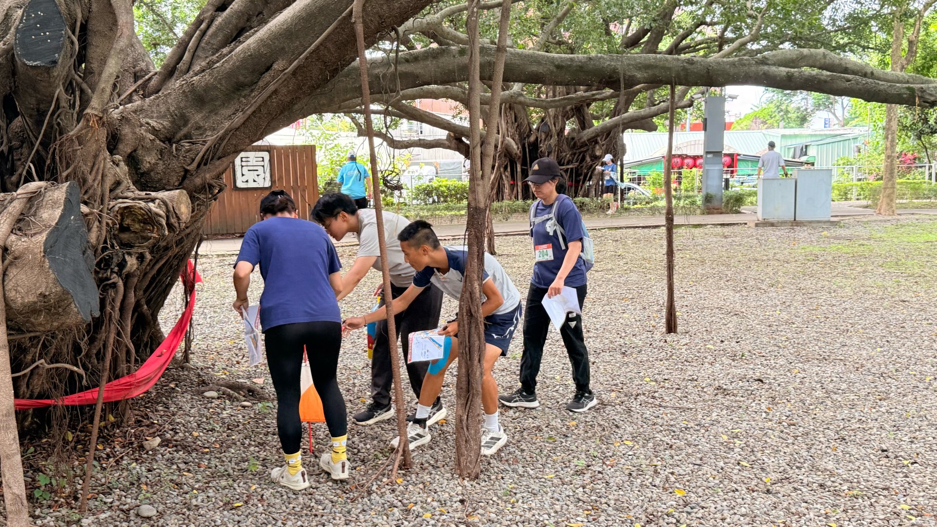 定向越野兼具體能挑戰與實境探索趣味,適合初學者、親子家庭及運動愛好者參與