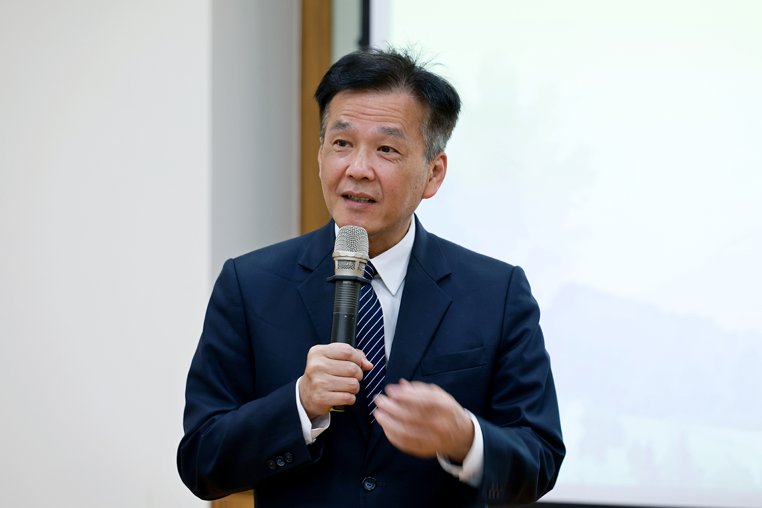 陳星助副院長期盼未來能透過SROI作為管理與決策的參考,讓資源運用更有效益。