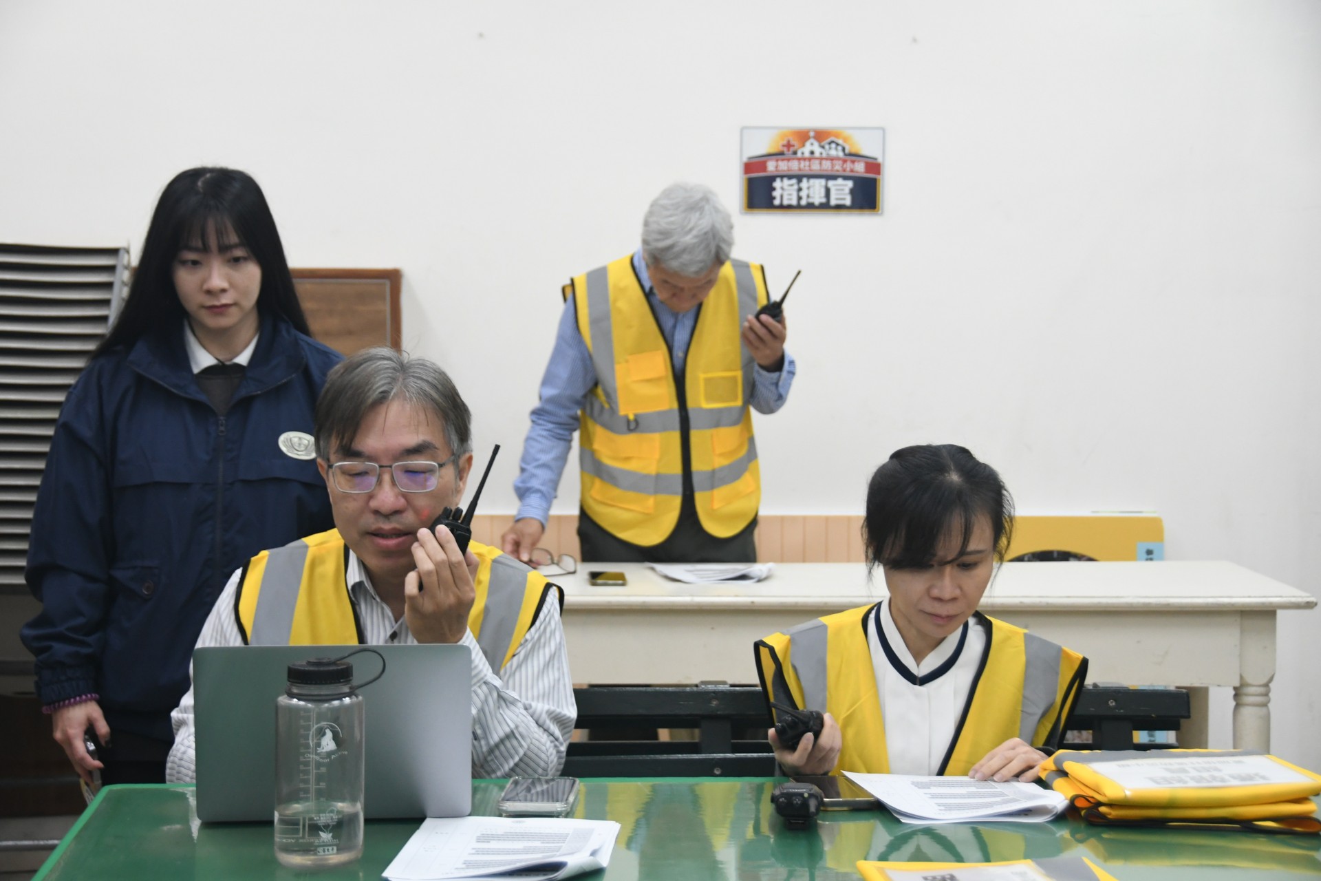 為了提升居民在災害發生時的自助與互助能力,慈濟大學公共衛生學系嚴嘉楓教授與東華大學自然資源與環境學系林祥偉副教授團隊共同研發「Seek Me」社區互助求救直播系統。