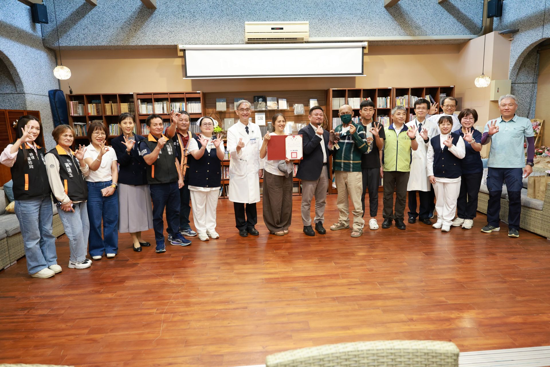 雖然因病無法親至台北接受表揚，但在勞動部、花蓮慈濟醫院、農業部林業及自然保育署以及親友的祝福下，張森獲得滿滿的榮耀與愛，也讓大家更了解山林護管員這群守護台灣的幕後英雄。