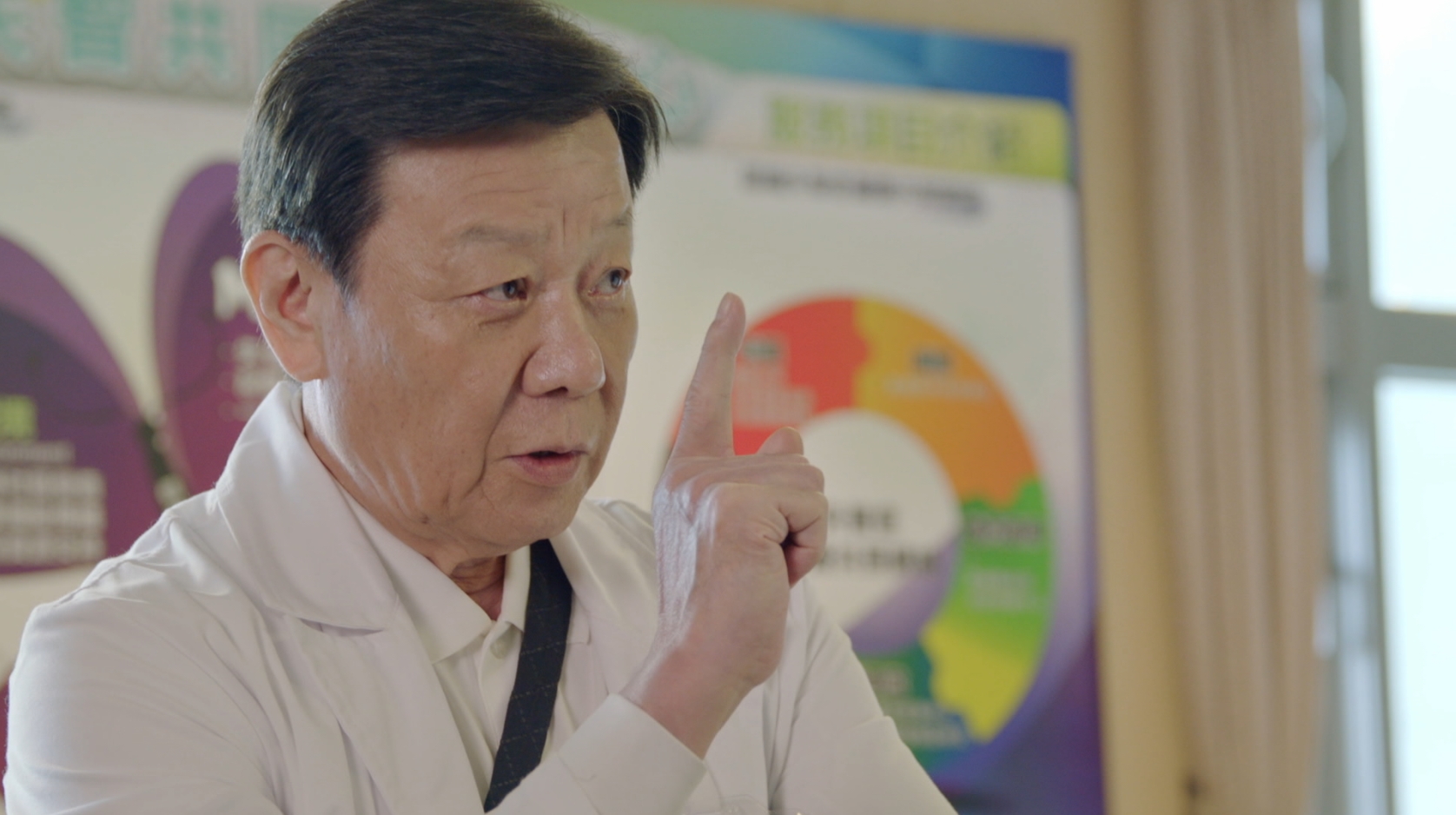 寇世勳以自身經驗給傅小芸開導。