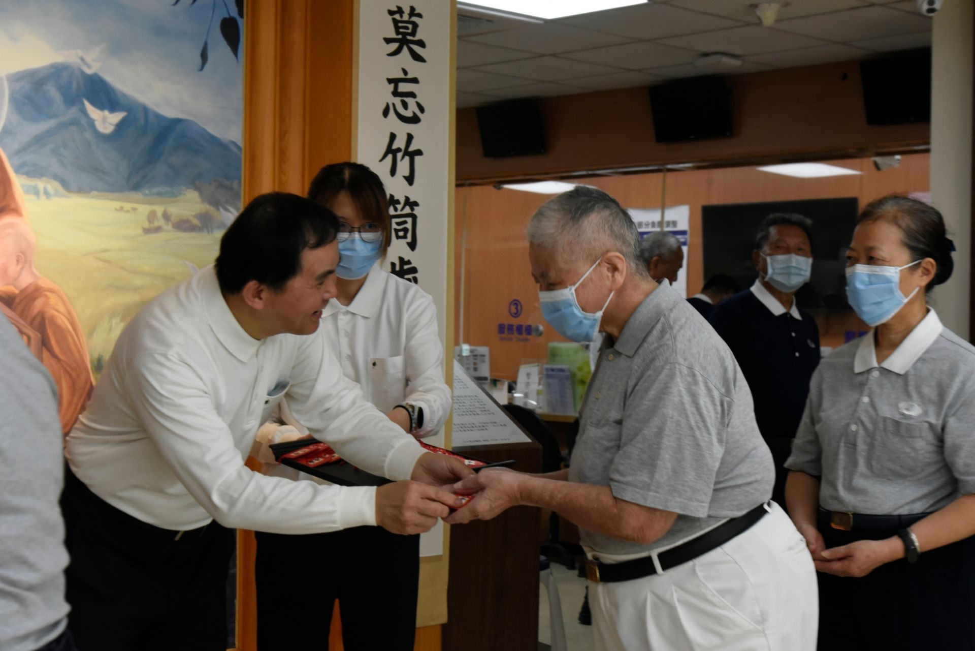 醫療志工林月英師姊歡喜參與朝山