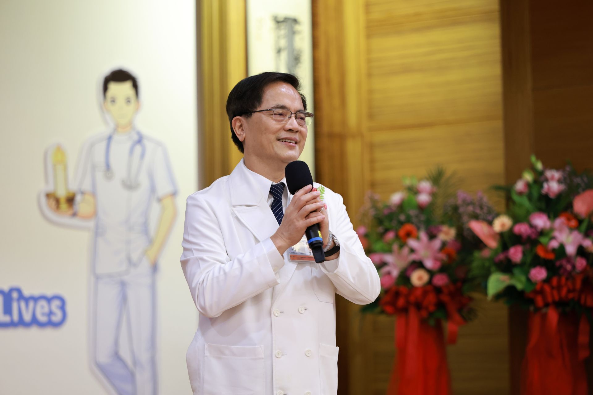 花蓮慈院院長林欣榮說，護理師串聯行政、醫護、病人與家屬，是最貼近病人的重要力量，也期許花蓮慈院未來持續國際化，一步一腳印向更高目標邁進。