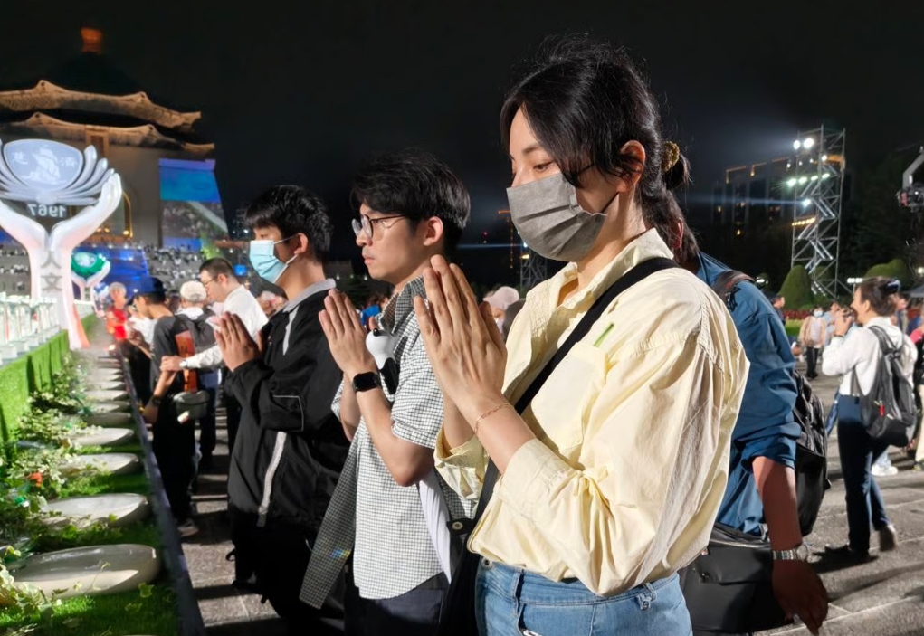 許詩敏感慨地表示，浴佛蘊含著感念佛恩、親恩與眾生恩的三重意義，這種心靈的富足遠勝於物質的贈予。