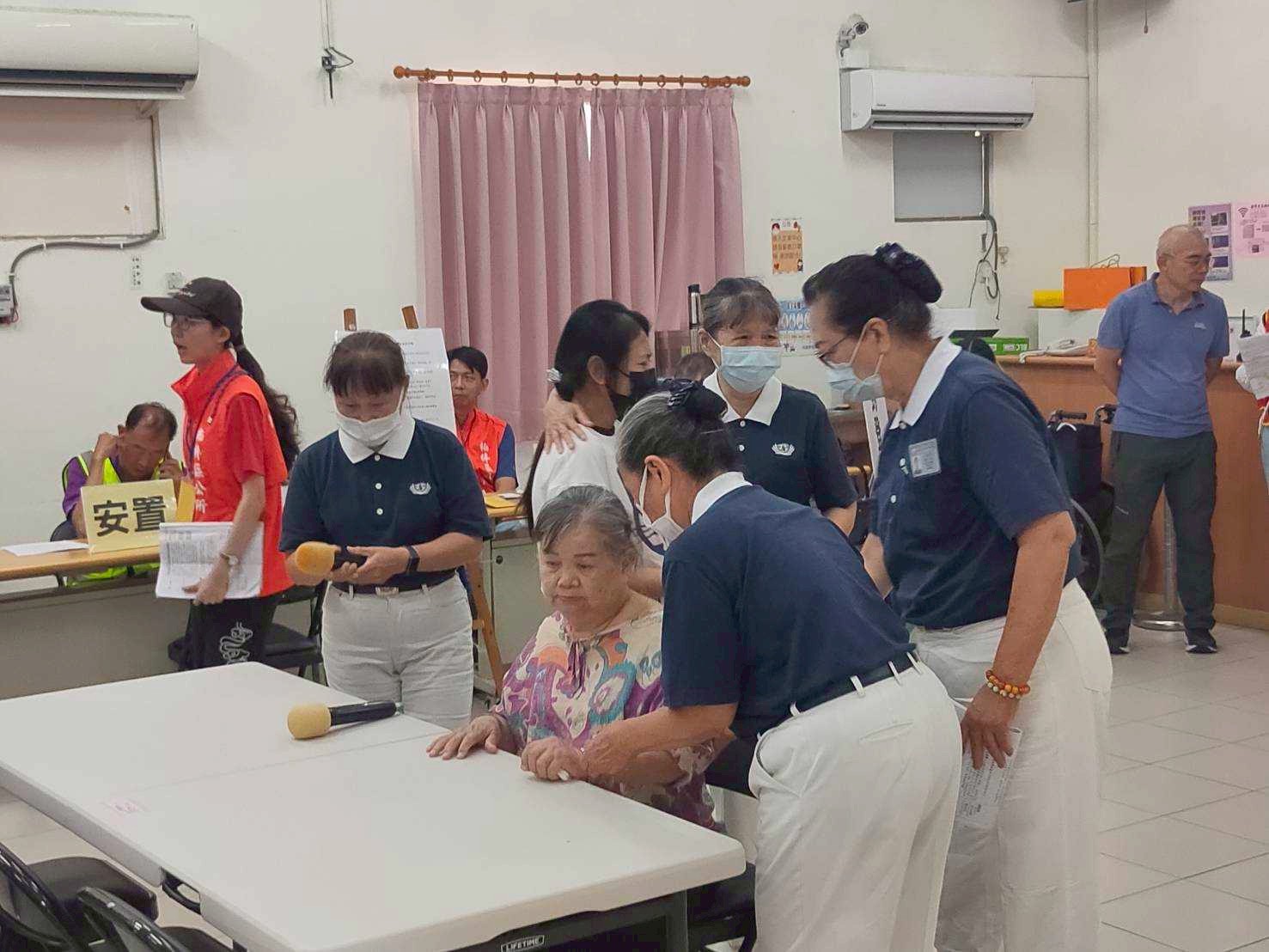 這場動員近百人的跨界演習，融合了公部門的運籌帷幄與民間志工的溫柔膚慰。
