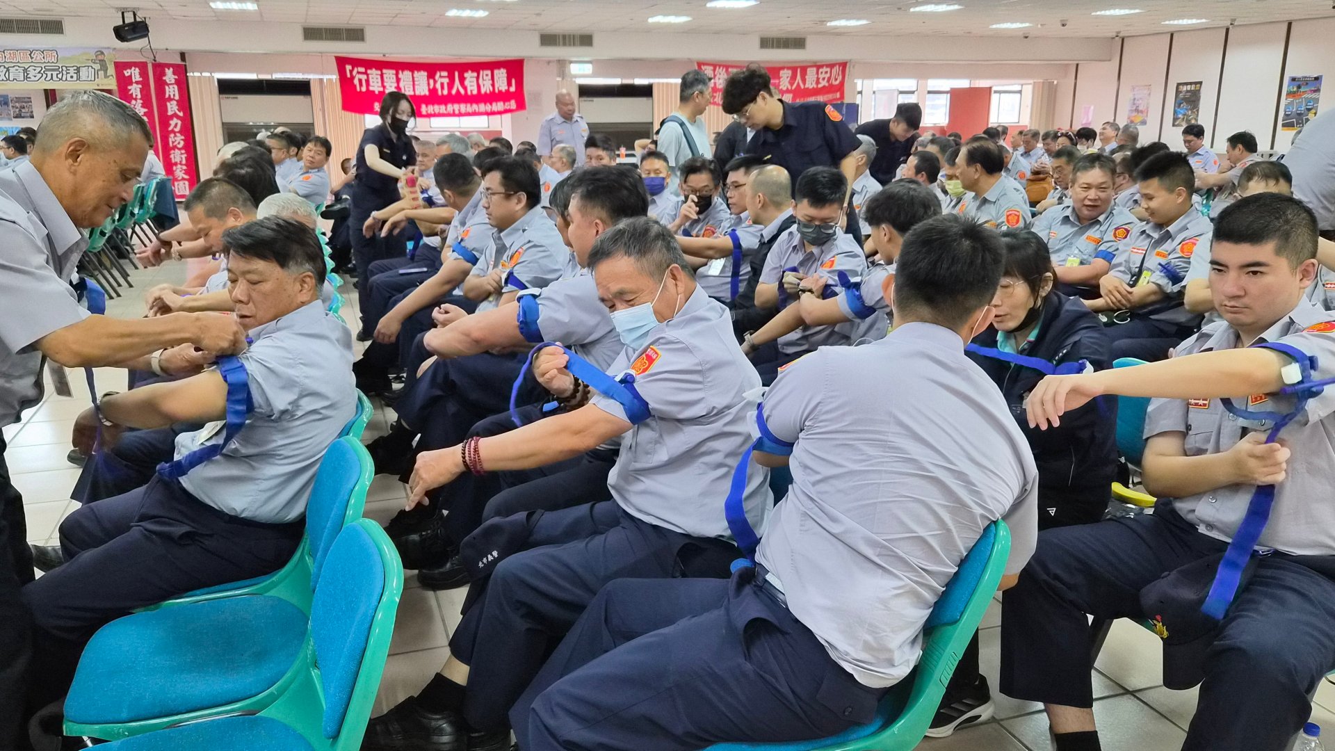 義警人員操作止血帶