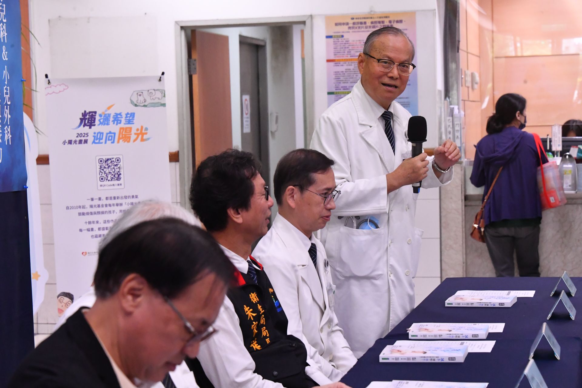 花蓮慈濟醫院兒童外科彭海祁醫師感恩醫院的支持、上人的理念,從不因小兒外科時常「業績」墊底而有所改變,也感恩後續有人——楊筱惠醫師接棒。