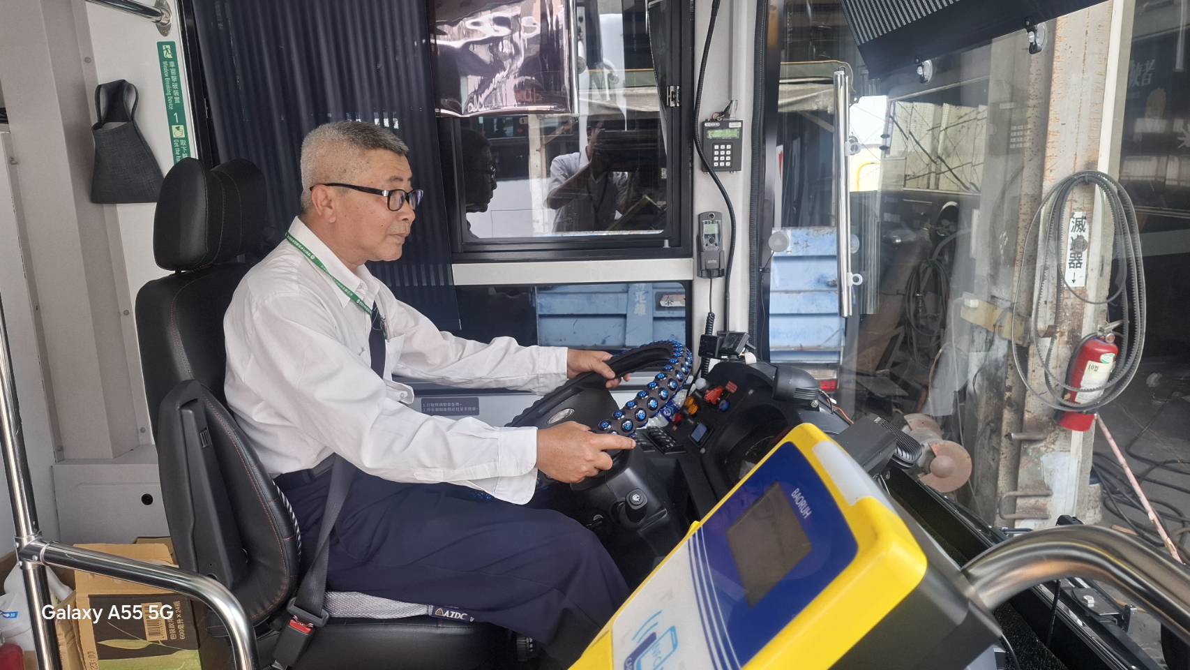 學童搭公車睡過站險急哭-豐原客運駕駛陳鴻智一句-不用擔心-安定孩子的心