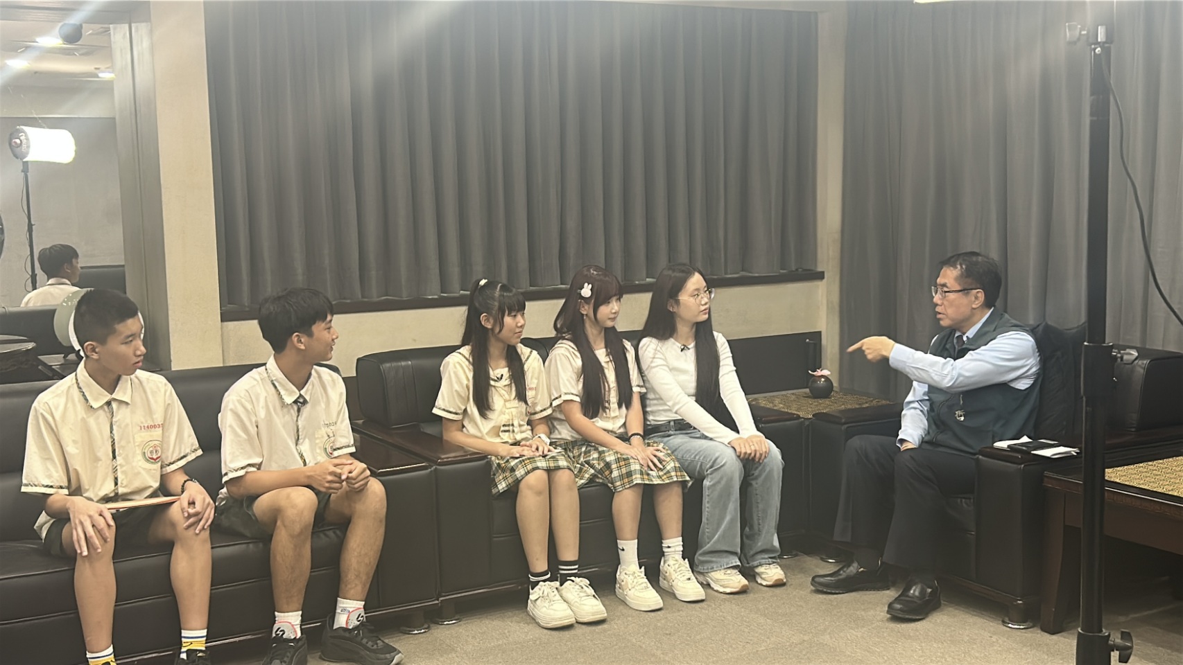 臺南國中生化身一日貼身觀察員,與市長黃偉哲對談