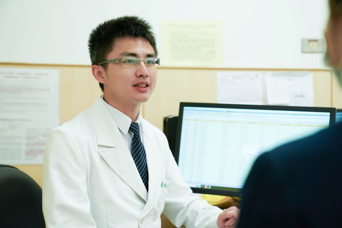 楊牧峻醫師看診示意照。